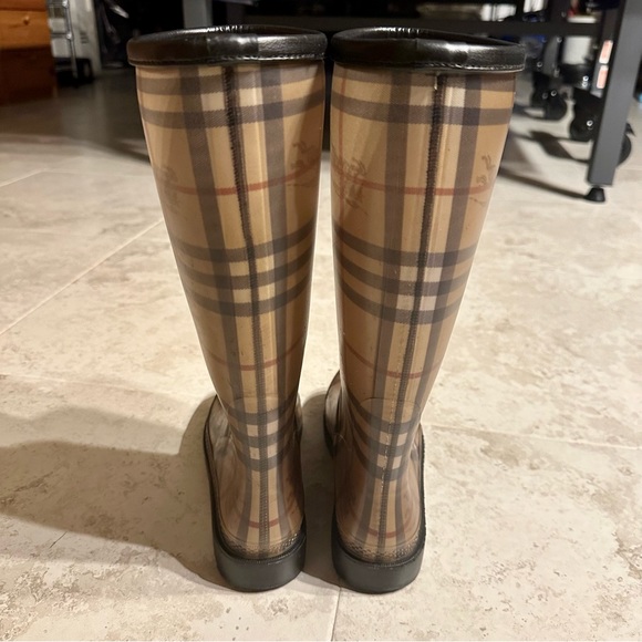 Burberry Haymarket Check Pattern Rubber Rain Boots - Picture 3 of 6